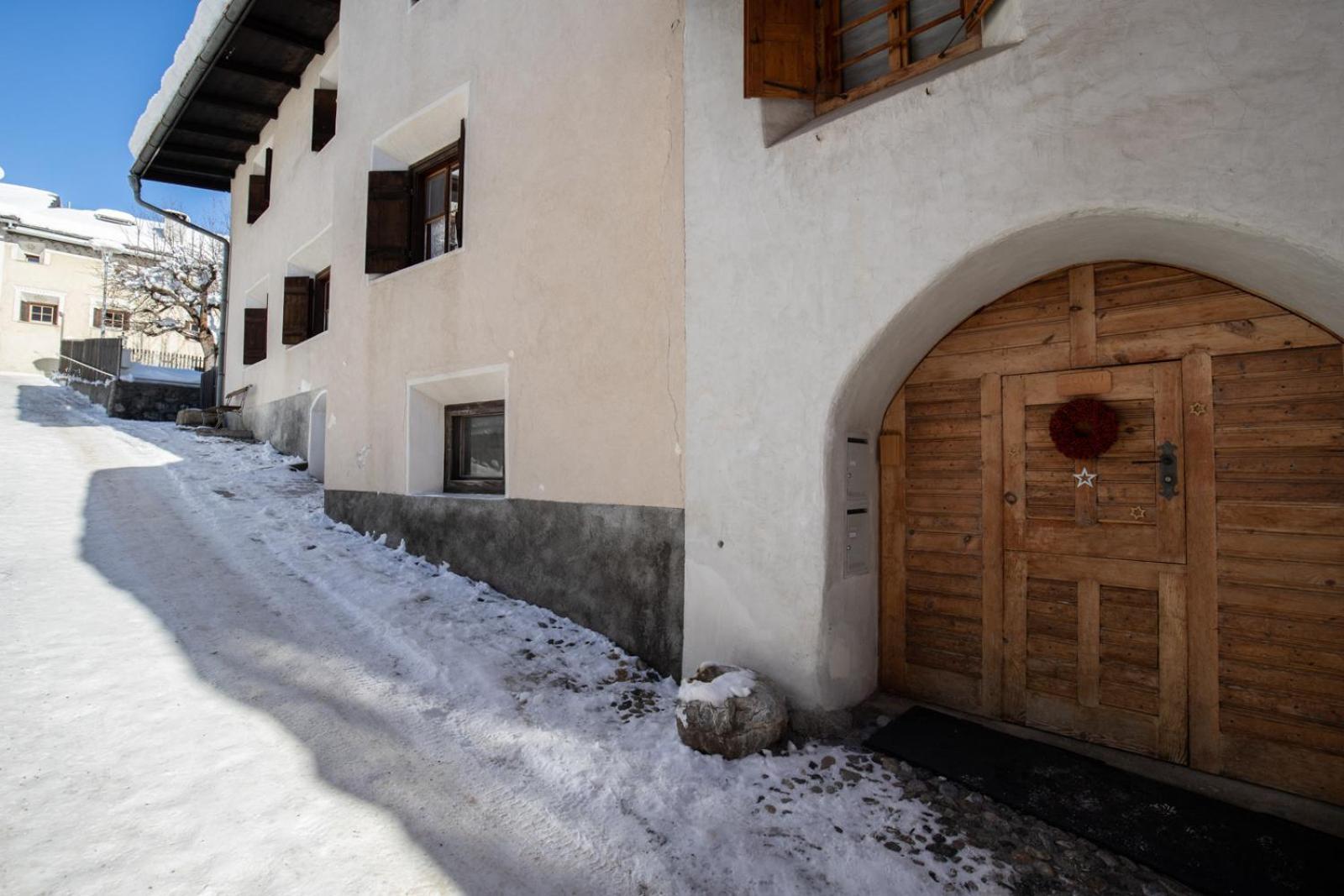 Chasa Curasch Apartment Scuol Bagian luar foto